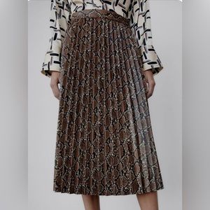 Zara Snakeskin Pleated Skirt Faux Leather NWT Size Small
